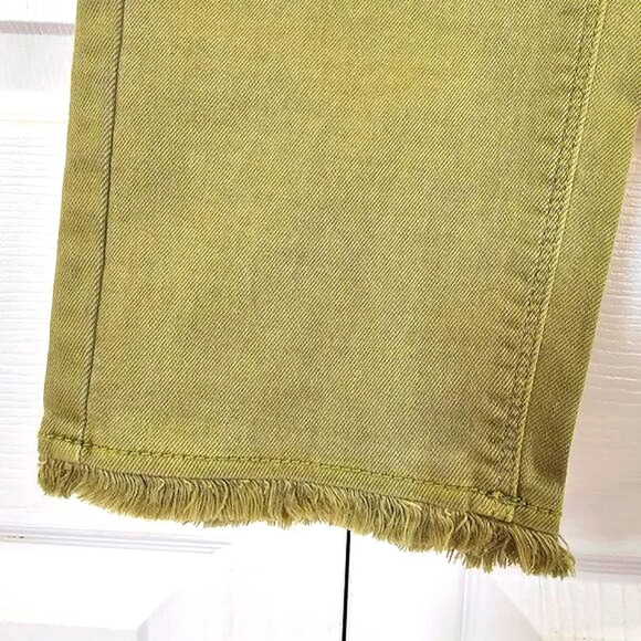 NWT J. Jill Cropped Light Olive Wash Capri Jeans with Raw Edge Hem, Size 6 - Picture 6 of 10